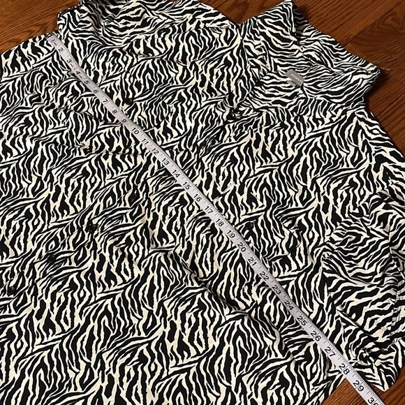 Essential PLUS ZIBRA print button up shirt blouse polyester short sleeve 3X - Picture 9 of 12